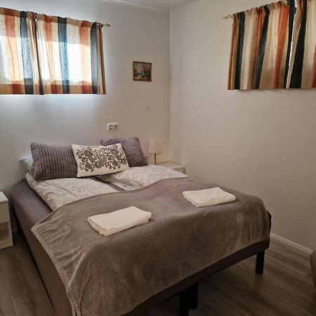 רייקהולט Husid Guesthouse מראה חיצוני תמונה
