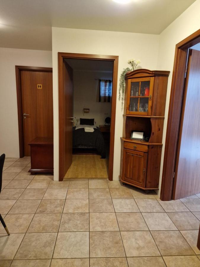 רייקהולט Husid Guesthouse מראה חיצוני תמונה