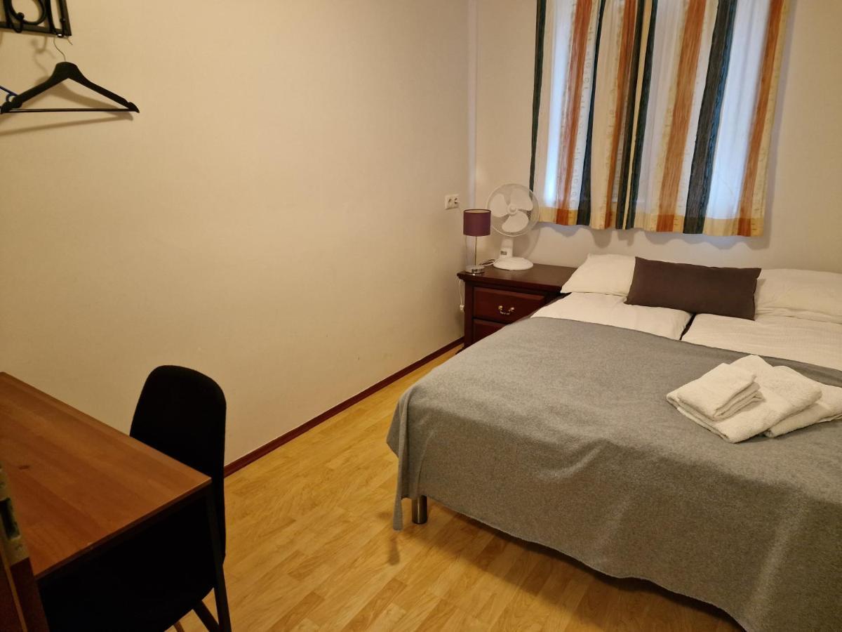 רייקהולט Husid Guesthouse מראה חיצוני תמונה