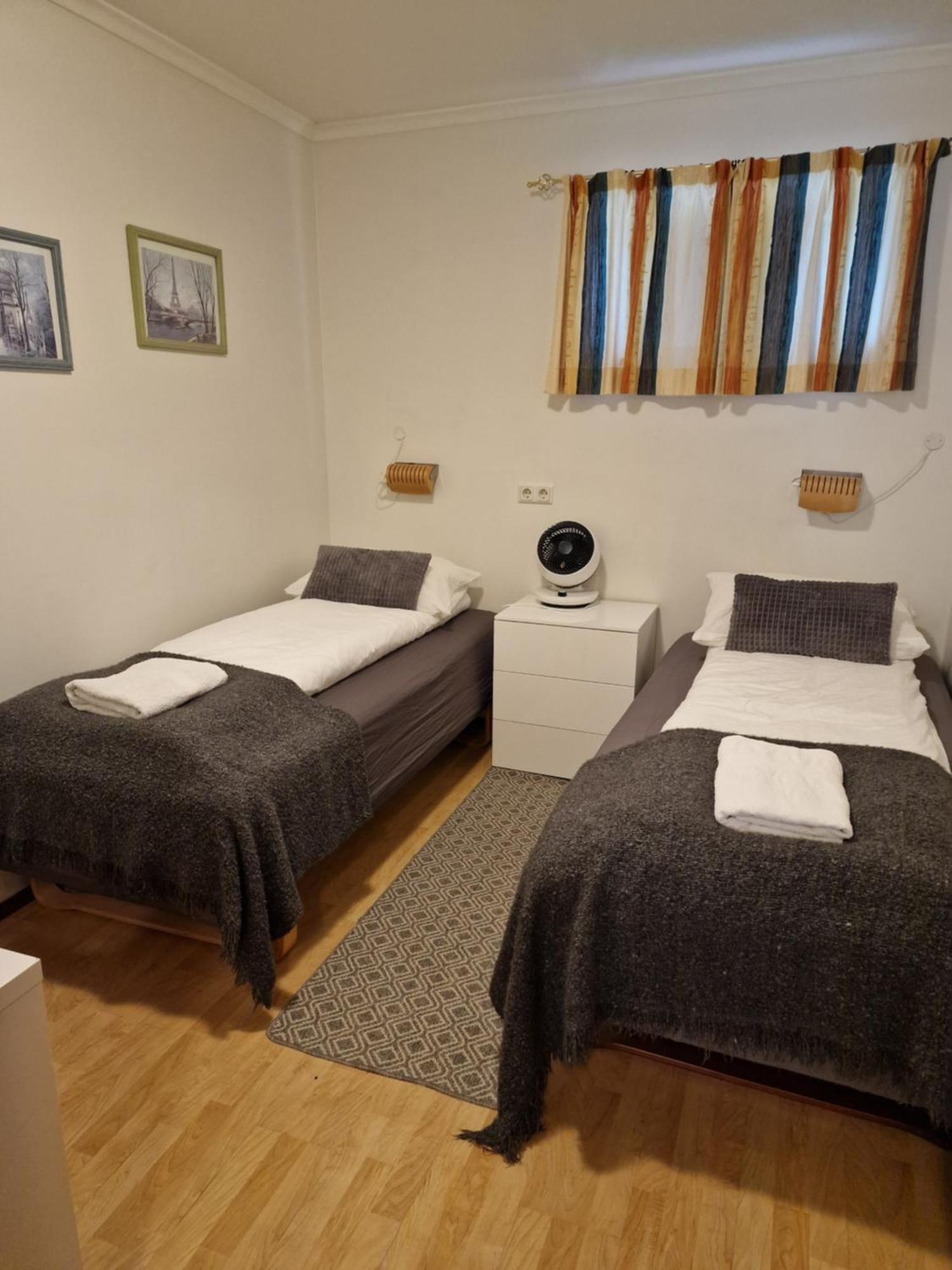 רייקהולט Husid Guesthouse מראה חיצוני תמונה
