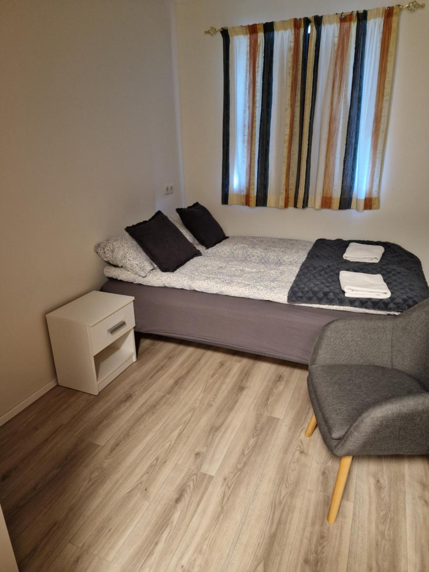 רייקהולט Husid Guesthouse מראה חיצוני תמונה