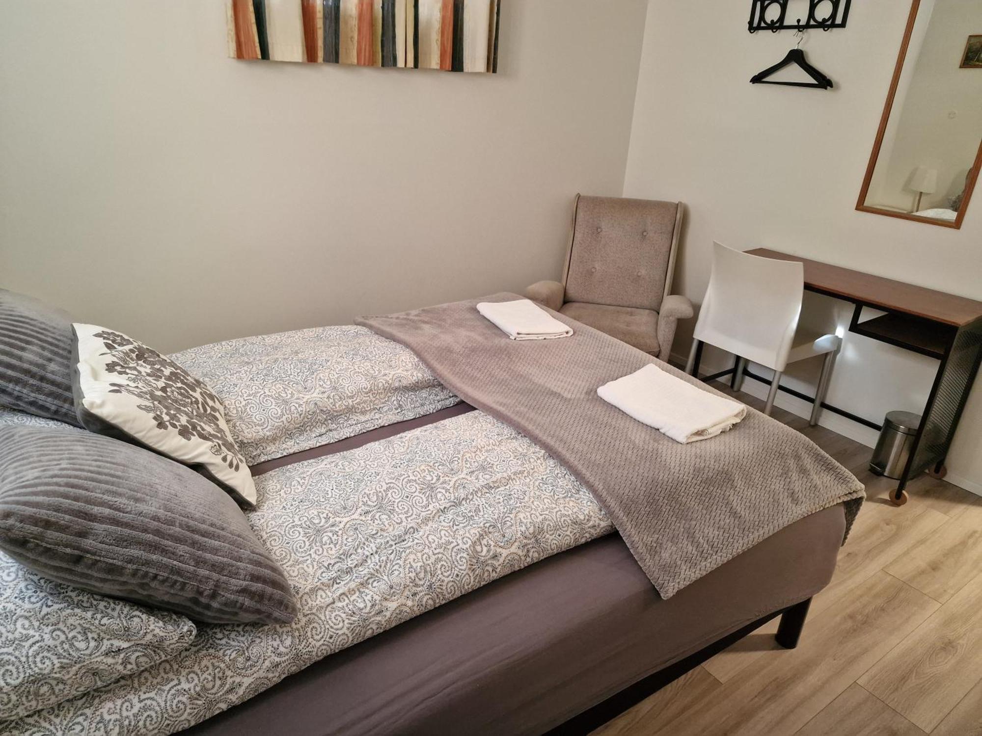 רייקהולט Husid Guesthouse מראה חיצוני תמונה